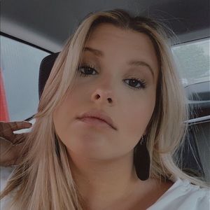 Meet your Posher, Hailey